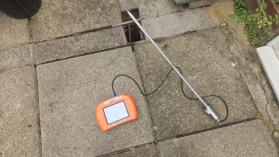 Acoustic leak detection equipment