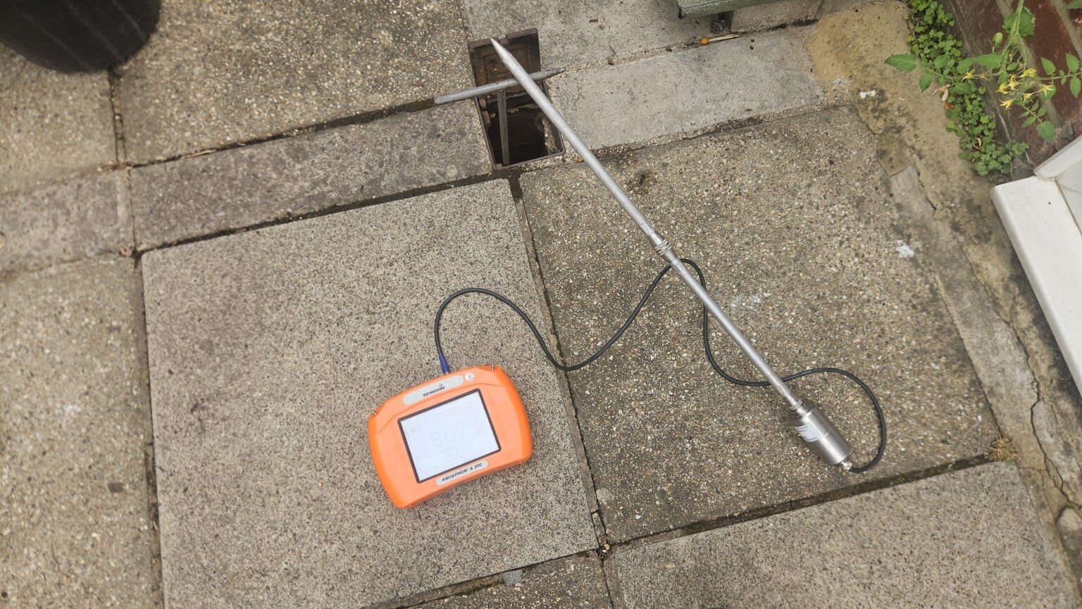 Acoustic leak detection equipment